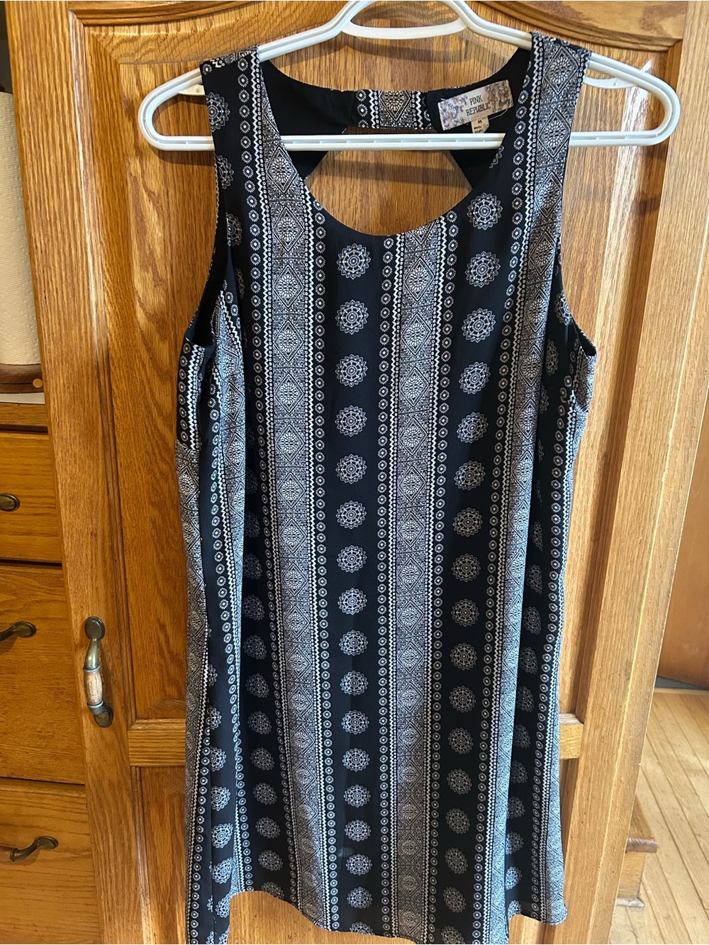 Pink Republic Black & White Patterned Sleeveless Mini Dress